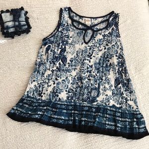 Bila blue flowy top sz Small